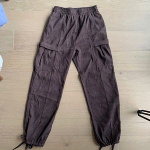 NEVER WORN BROWN CARGO STYLE CORDUROY JOBGER PANT